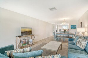 Look Through - Living Area - Front Entrance