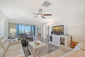 Living Area - Large, flat-screened television