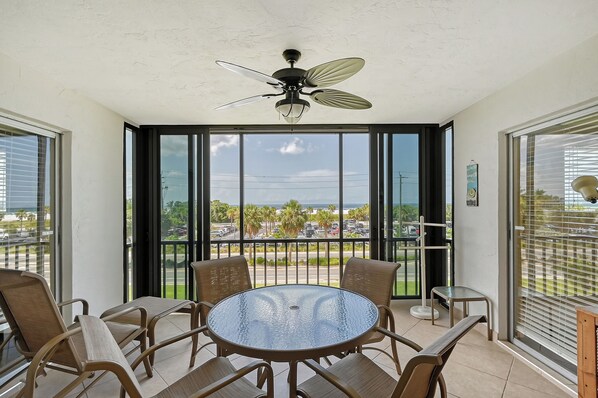 Lanai Views - View of the Gulf of Mexico and Siesta Key Beach