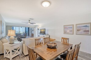 Look Through - Dining area - lanai