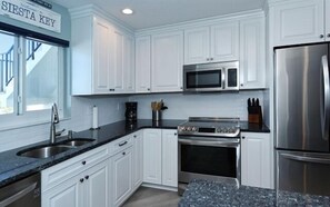 Kitchen - Fully equipped kitchen