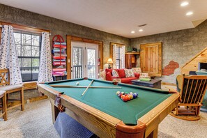 Game Room | Full Sleeper Sofa | Lower Level | Smart TV