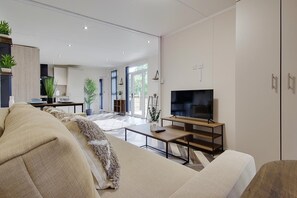 Living Room / Lounge