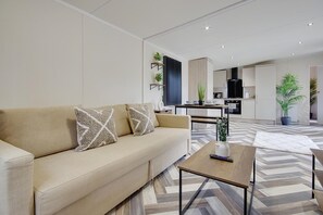 Living Room / Lounge