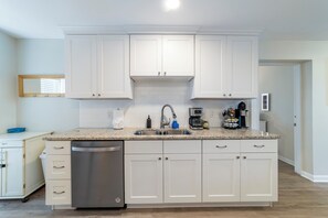 Kitchen (1)