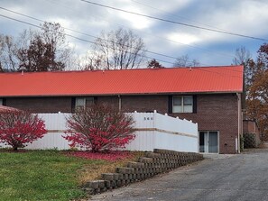 4th house on the right