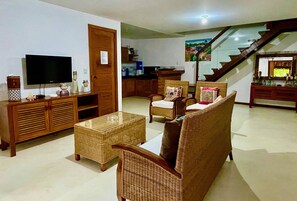 Communal lounge / TV room