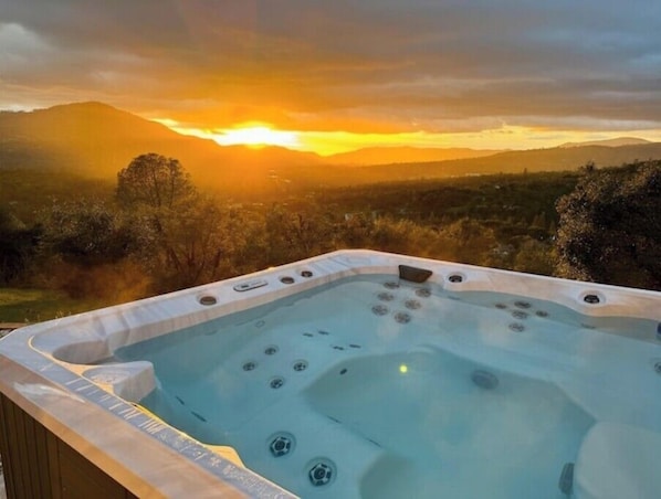 Bain à remous extérieur