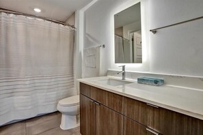 Buckhead Atlanta 1 Bedroom Bathroom