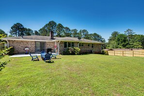 Backyard | Gas Grill | Fire Pit