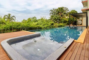 Bright Rawai studio- Condo with pool & parking (12010)