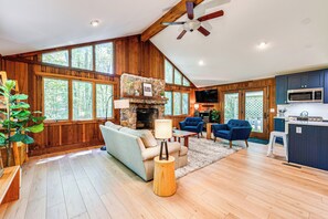 Living Room | Flat-Screen TV | Board Games | Books | 1st Floor
