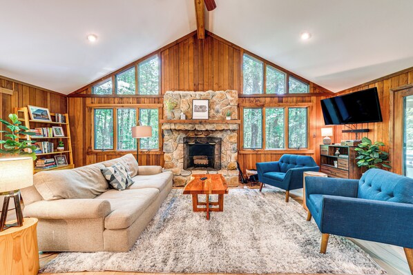Pocono Pines Vacation Rental | 3BR | 2BA | 1,873 Sq Ft | Stairs Required