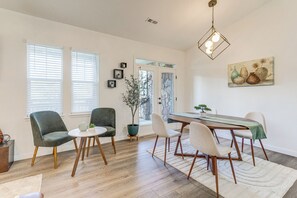 Dining Area | Dishware/Flatware