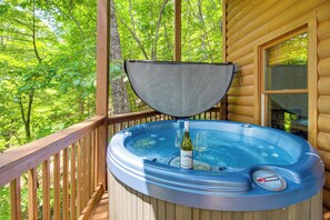 Lower Deck | Private Hot Tub