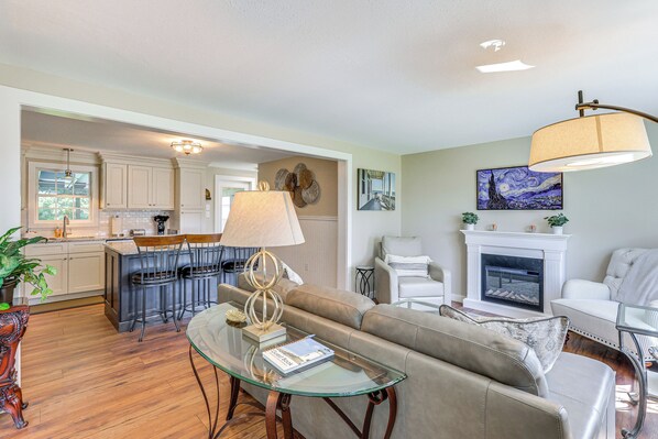 Old Saybrook Vacation Rental | 2BR | 1BA | 1,100 Sq Ft | 3 Steps Required