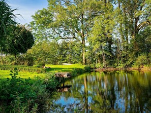 Gartenteich mit ca. 8 Metern Tiefe