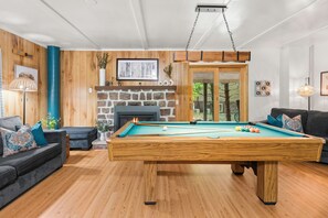 Spielezimmer