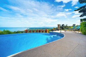 A dreamlike pool with breathtaking views of the ocean, perfect for relaxation.