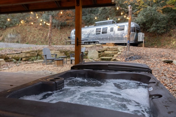 Bain à remous extérieur