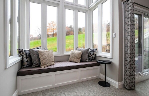 Window Seat overlooking Blue Mountain