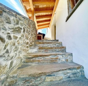 The private entrance to casa M