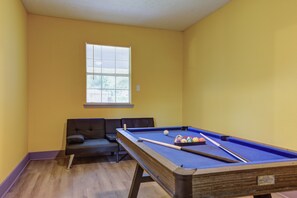 Pool table