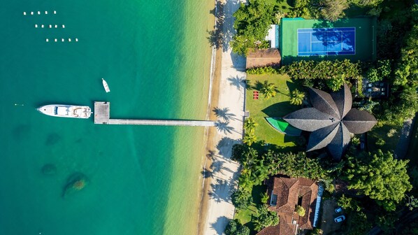 Beach,Bird's eye view,Natural landscape,Property building