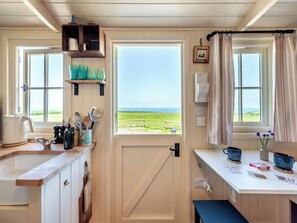 Open plan living space | Little Puffins - Blegberry Farm, Hartland