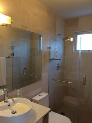 13-Bathroom 2