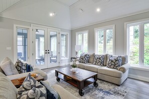 Huron Family Room 