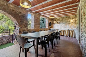 Outdoor dining
