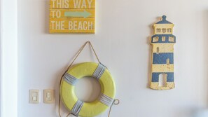 This way to the beach!