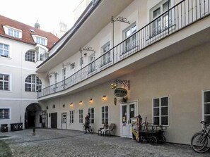 Rad, Fahrrad, Eigentum, Fenster, Gebäude, Tür, Fahrrad-Rad, Himmel, Fassade