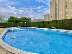 Communal swimming pool ideal for cooling off and enjoying the good weather, perfect for relaxing or having a good time with family or friends during your stay.