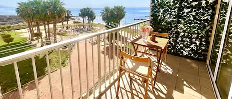 ‘Spectacular terrace with stunning sea views, equipped with outdoor furniture so you can enjoy the surroundings to the fullest. Perfect for starting the day with breakfast facing the horizon or relaxing with a magical dinner at sunset.