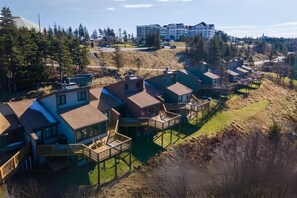 Breathtaking panoramic views of the valley, offering a perfect backdrop for memorable moments.