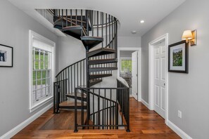 Spiral stair access