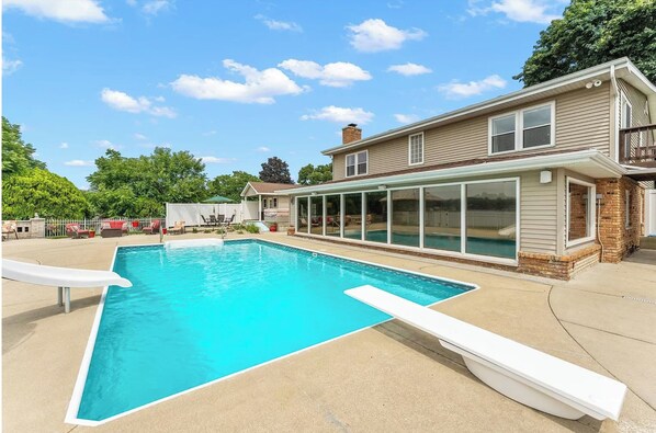 Salt water heated pool (open June-Sept) with hot tub (open year round) outdoors.