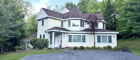 Kingswood-16A- Duplex- Waking distance to clubhouse