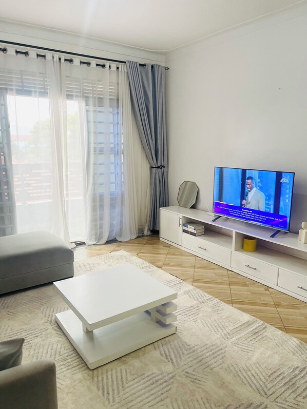 Spacious living room