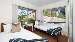 Bay Serene | Bedroom 2 | 2 Single Beds