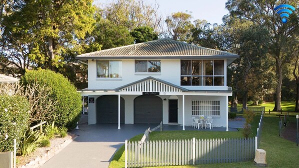 Bay Serene | 200m to Beach | Wi-Fi