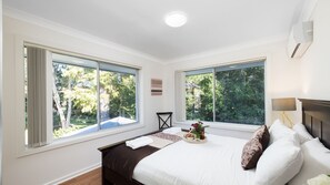 Bay Serene | Bedroom 1 Queen Bed 