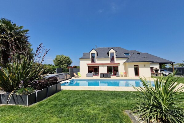Außenseite Ferienhaus [Sommer]