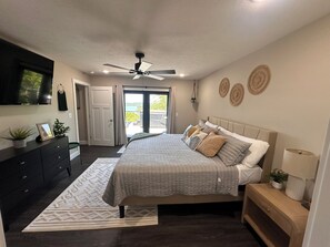 Master bedroom, King bed sleeps 2