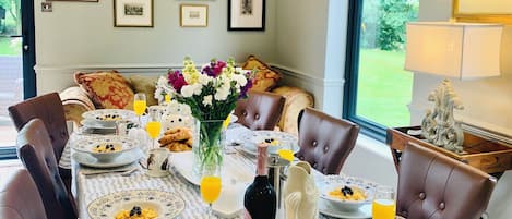 Kitchen dinning table