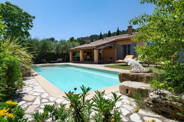 Villa Jas Fontaine image