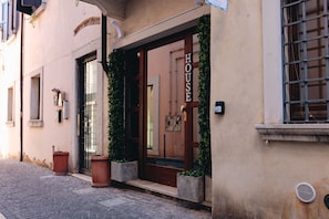 Façade