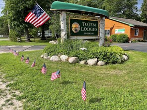 Totem Lodges Indian River Michigan